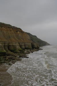 Peisaj dramatic pe coasta normanda
